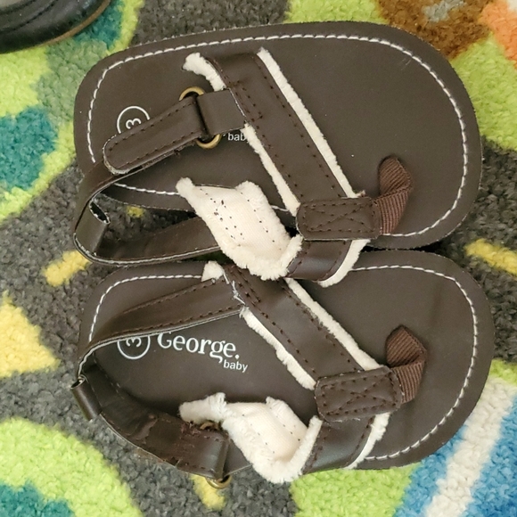 Newborn and infant shoes and slippers - Picture 10 of 15